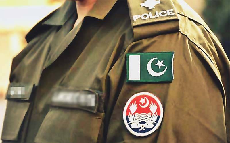 راولپنڈی کے تھانہ دھمیال کے محرر حسنین رضا پر علاقہ مکینوں کے شہریوں کو جھوٹے مقدمات میں پھنسایا اور رشوت لینے کے سنگین الزامات