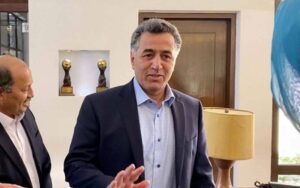 سابق ڈی جی آئی ایس پی آر فیض حمید، عمران خان کے خلاف کسی بھی مقدمے میں سرکاری گواہ نہیں بن رہے، فیض حمید کے وکیل کا دعویٰ