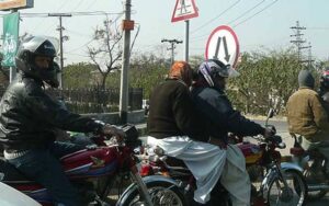 سالِ نو کے موقع پرکراچی میں موٹر سائیکل کی ڈبل سواری پر پابندی عائد،نوٹیفکیشن جاری کر دیاگیا