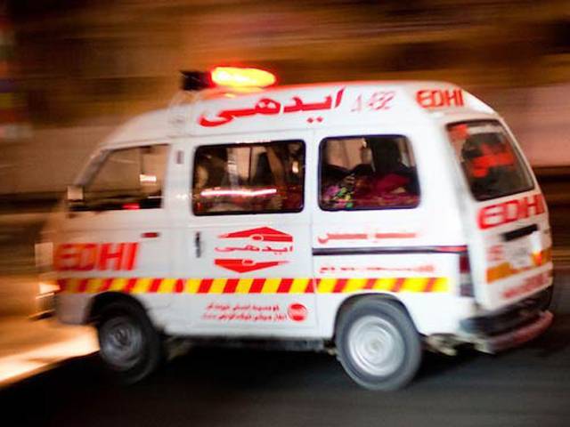 کراچی: چلتے رکشے میں بیٹھی لڑکی نامعلوم سمت سے گولی لگنے سے جاں بحق