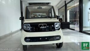 ویڈیو: پاکستان میں سولر سے چلنے والی گاڑی آ گئی، قیمت جان کر حیران رہ جائیں گے