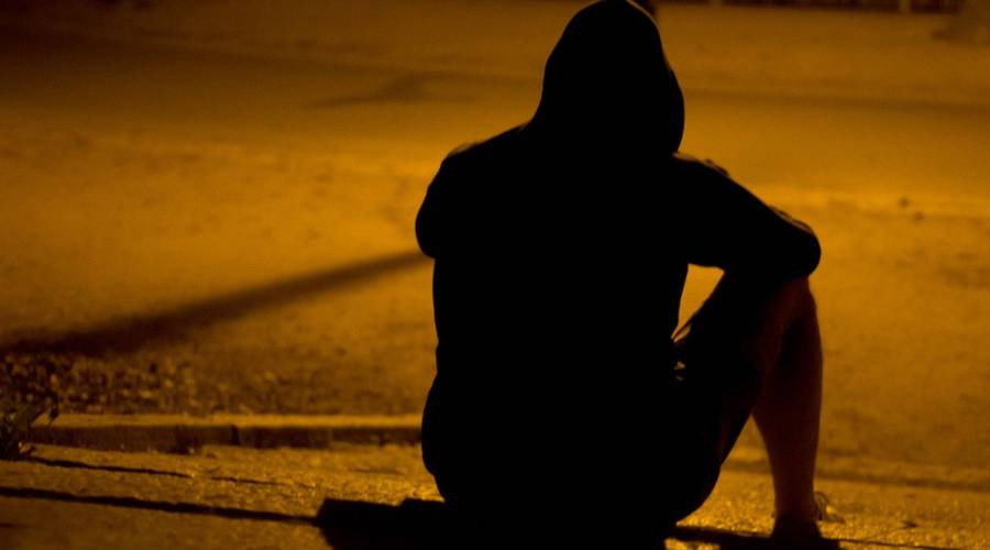 اکیلا پن صرف درد یا مشکل نہیں زندگی کی حقیقت، فکری تجربہ اور اخلاقی تعلیم بھی ہے