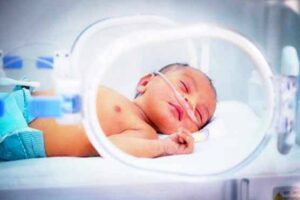 سردی کے باعث درجنوں بچے نمونیہ کا شکار، ملتان میں 24 گھنٹوں کے دوران 48 بچوں میں نمونیہ کی تصدیق