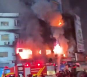 گل پلازہ آتشزدگی کا المناک سانحہ، سندھ حکومت کی غفلت اور ناکامی کا منہ بولتا ثبوت