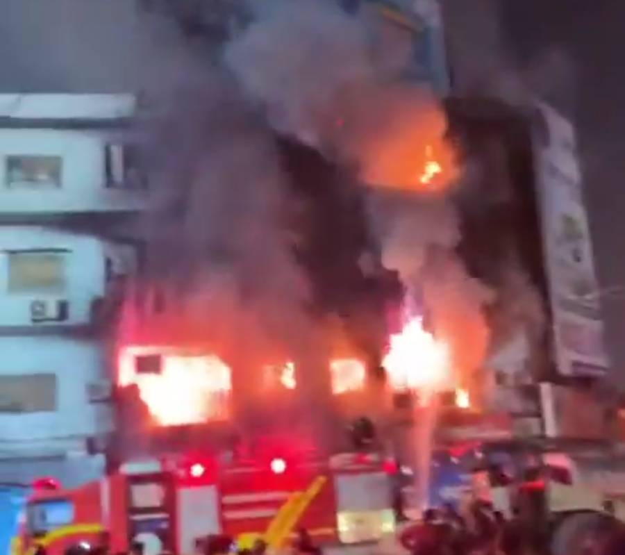 گل پلازہ آتشزدگی کا المناک سانحہ، سندھ حکومت کی غفلت اور ناکامی کا منہ بولتا ثبوت