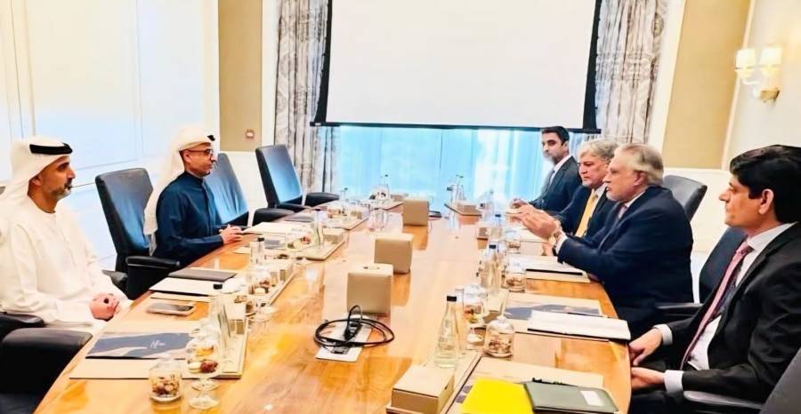 محکمہ خزانہ ابوظہبی کے چیئرمین سے سینیٹر محمد اسحاق ڈار کی ملاقات، مشترکہ مقاصد کو آگے بڑھانے کے لیے عزم کااظہار