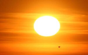 آسمان پر بیک وقت 2 سورج نمودار ہونے کا منظر، شہری حیران