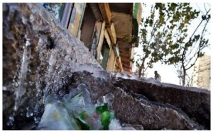 کوئٹہ میں خون جماتی سردی سے سڑکوں پرکھڑا پانی جم گیا