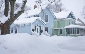 امریکا میں برفانی طوفان سے نظام زندگی درہم برہم، ہزاروں پروازیں منسوخ، 10 افراد ہلاک