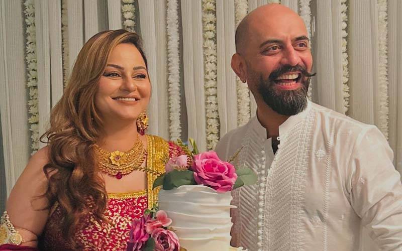 اداکارہ جویریہ عباسی کا شوہر کے ساتھ بولڈ فوٹو شوٹ، صارفین کی کڑی تنقید