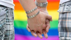 کام کا دباؤ لوگوں کو ہم جنس پرست بنا دیتا ہے: ملائیشیا کے وزیر کی انوکھی منطق نے تنازعہ کھڑا کردیا