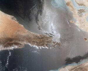 امریکہ کے حملے کا خطرہ، ایران نے آبنائے ہرمز میں جنگی مشقوں کا اعلان کردیا