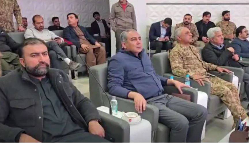 محسن نقوی کا کور ہیڈکوارٹرز کوئٹہ کا دورہ، بریفنگ میں وزیراعلیٰ بلوچستان اور کور ہیڈ کمانڈر کی بھی شرکت
