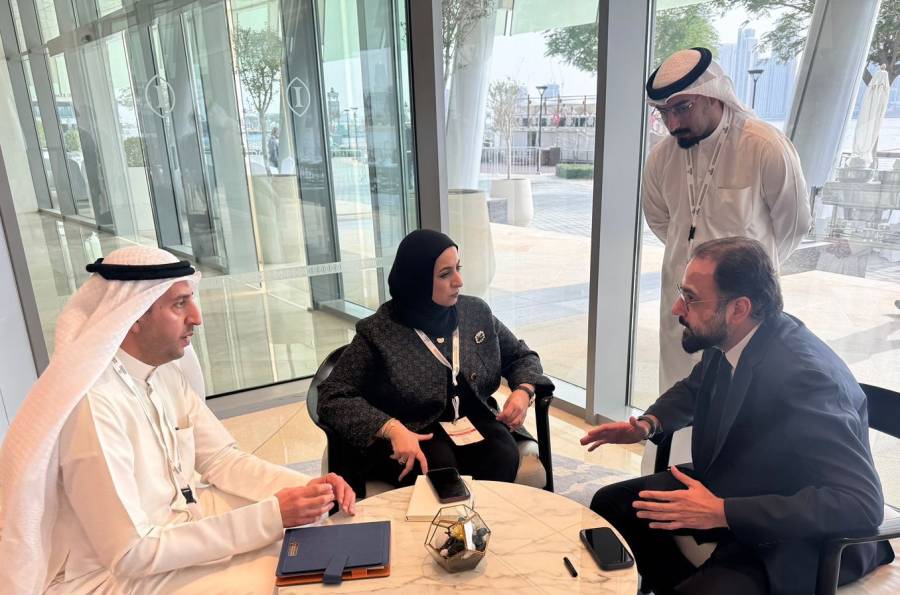ابوظہبی ڈائیلاگ 2026 کے موقع پر چوہدری سالک حسین اور رباب عبداللہ العثیمی کی ملاقات، لیبر سیکٹر میں تعاون کی راہیں تلاش کی گئیں