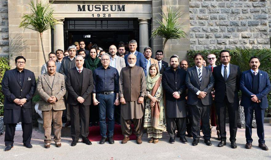 یونیسکو کے ڈائریکٹر جنرل ڈاکٹر خالد العنانی کا ٹیکسلا کا دورہ، ماہرینِ آثارِ قدیمہ سے ملاقات