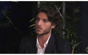 میرے والد کی صحت بگڑ رہی ہے، پاکستان آنا چاہتے ہیں، حکومت جان بوجھ کر ہماری ویزا درخواستوں پر کارروائی نہیں کر رہی: قاسم خان