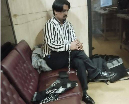 سینئر صحافی بلال غوری کراچی ائیرپورٹ سے گرفتار