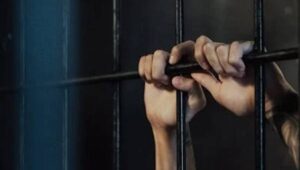 20 روپے رشوت کا الزام، 30 سال جیل کاٹنے والا بےگناہ شخص رہا ہوتے ہی مرگیا