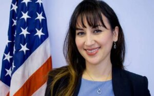 لاہور: امریکی ناظم الامور نیٹلی بیکر نے بھی بسنت منائی۔