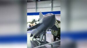 پاکستان نے سعودی عرب میں جاری ورلڈ ڈیفنس شو میں جدید ایئر ڈیفنس سسٹم کو چکمہ دینے والا ہائپرسونک میزائل متعارف کروادیا