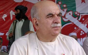 جذباتی باتیں نہیں کیں، اپنے الفاظ پر قائم ہوں: محمود اچکزئی کا خواجہ آصف کو جواب