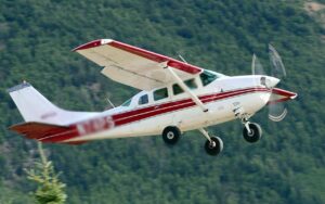 لینڈنگ کے دوران طیارے پر فائرنگ سے 2 پائلٹ جاں بحق