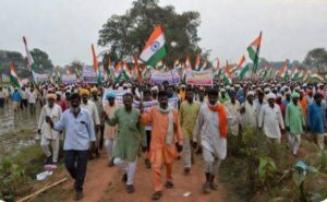 امریکہ کو حد سے زیادہ رعایتیں کیوں دیں۔۔۔؟ بھارتی کسان سراپا احتجاج، شہر شہر ریلیاں