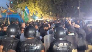 جماعت اسلامی کی سندھ اسمبلی کے سامنے دھرنے کی کوشش، پولیس کا ورکرز پر لاٹھی چارج اور شیلنگ