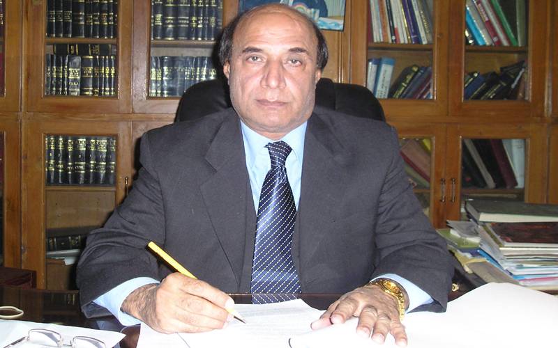 لطیف کھوسہ کا چیف جسٹس پاکستان کو خط، بانی کی رپورٹس فراہم کرنے کا مطالبہ