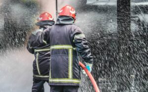 کراچی؛ سائٹ ایریا، ولیکا چورنگی پر فیکٹری میں آگ لگ گئی