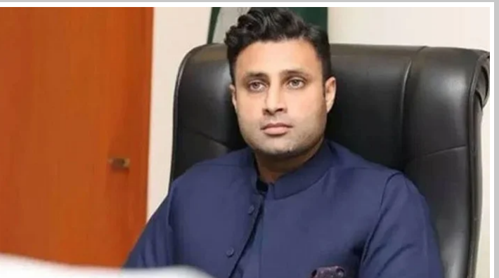 عمران خان نے آج اپنی اہلیہ بشریٰ بی بی کو آگاہ کیا ہے کہ وہ آنکھ کی صحت کے حوالے سے شدید تشویش میں مبتلا ہیں،ذلفی بخاری