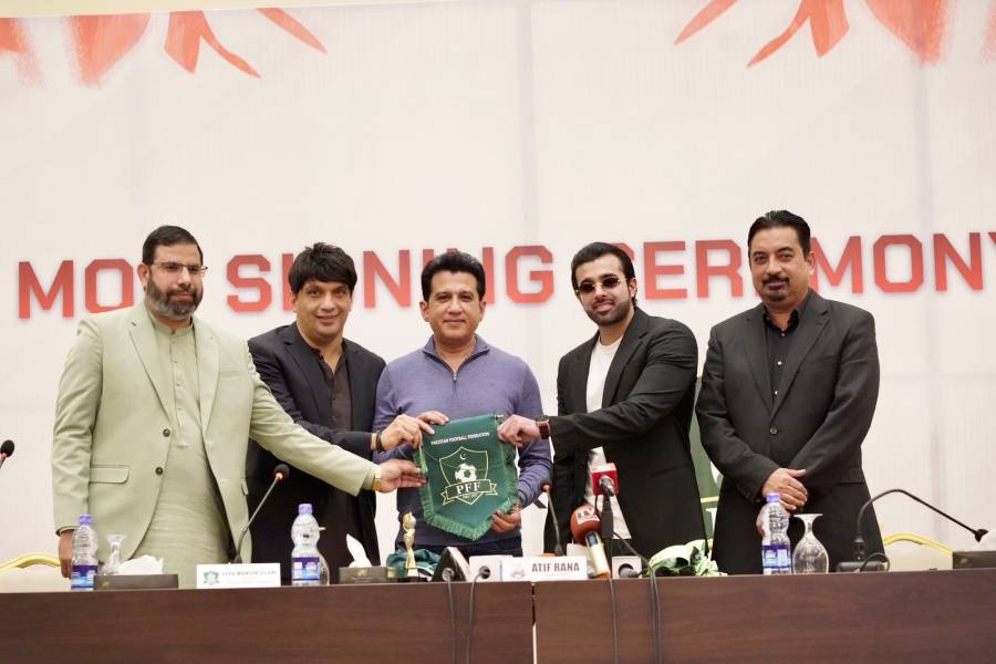 فٹ بال میں بھی "قلندرانہ" انقلاب: ٹیلنٹ ہنٹ اور گراس روٹ ڈویلپمنٹ کے لیے پی ایف ایف اور لاہور قلندرز میں اشتراک