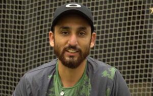 قومی کپتان اور ہیڈ کوچ کے درمیان تکرار، سلمان علی آغا نے غصے میں بوتل زمین پر پھینک دی