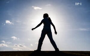 وزیرستان کی کمسن بچی کی باؤلنگ کی دھوم، جاوید آفریدی نے اپنی لیگ میں شامل کر لیا