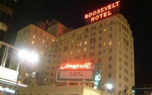 نیویارک میں واقع تاریخی روز ویلٹ ہوٹل کی تجدید اور ترقی کے لیے پاکستان اور امریکا نے باضابطہ تعاون شروع کر دیا