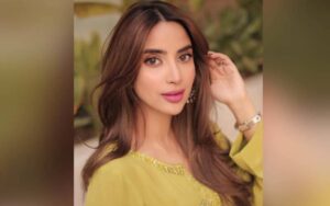 اداکارہ صبور علی بولڈ ساڑھی کی وجہ سے پھر تنقید کی زد میں آ گئیں