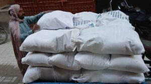 امداد براہِ راست مستحق خاندانوں تک پہنچانے کی کاوش، کارگو کریو کی جانب سے کراچی میں 110 خاندانوں میں رمضان افطار راشن بیگز کی تقسیم