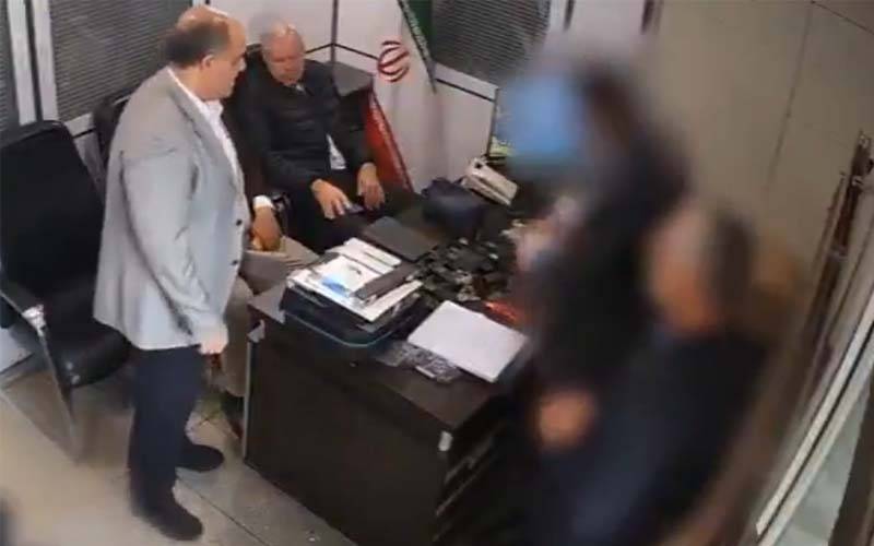 ایران نے نیدرلینڈ کے سفارتکار کو سٹارلنک کٹس اور سیٹلائٹ فونز سمگل کرتے ہوئے رنگے ہاتھوں پکڑ لیا