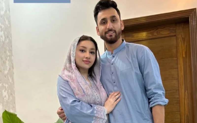 پاکستانی شائقین، آپ مجھے اور میرے بیٹے کو گالیاں دینے سے ورلڈ کپ نہیں جیت سکتے''، اہلیہ کپتان سلمان آغا