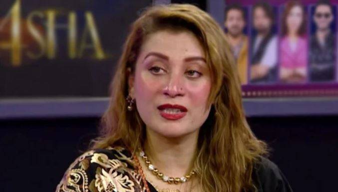 مرد عورتوں کے نگہبان اور کفیل ہوتے ہیں اور رتبے میں عورتوں سے بلند ہوتے ہیں: معروف اداکارہ سارہ عمیر