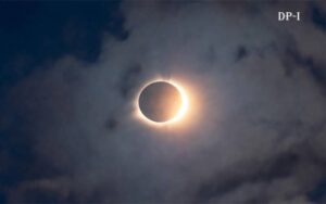 3 مارچ کو چاند گرہن ہوگا، پاکستانی وقت کے مطابق چاند گرہن دن ایک بج کر 44 منٹ پر شروع، 4 بج کر 34 منٹ پر عروج پر جبکہ 7 بج کر 23 منٹ پر ختم ہوگا۔