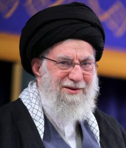 خامنہ ای سے ملاقات کے لیے لوگوں کو آنکھوں پر پٹی باندھ کر لے جایا جاتا تھا، بڑا دعویٰ