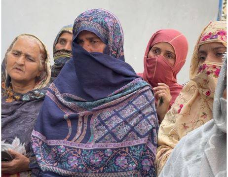 امدادی سکیموں کے نام پر سادہ لوح افراد سے رقم بٹورنے والا فراڈ گروہ رنگے ہاتھوں پکڑا گیا