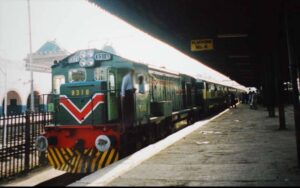 سینیٹ، پاکستان ریلوے کی 2355 جائیدادوں پر ناجائز قبضے کا انکشاف