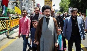 خامنہ ای کے صاحبزادے مجتبیٰ خامنہ ای خیریت سے ہیں، سی این این