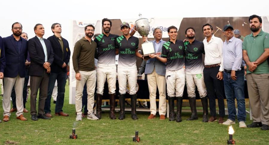 قائداعظم گولڈ کپ کا فائنل زبردست مقابلے کے بعد ٹیم ایف جی پولو نے جیت لیا