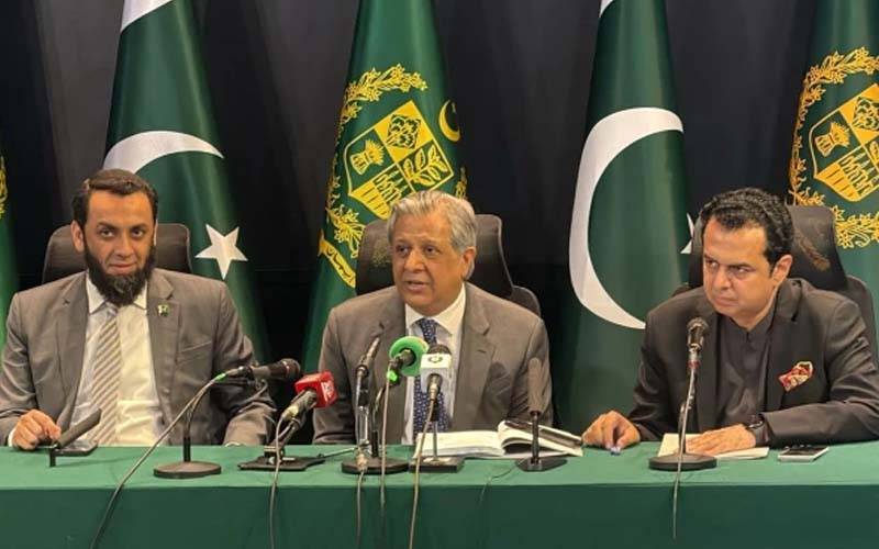 اظہارِ رائے کی آزادی ہے لیکن ’ریڈ لائن‘ عبور کرنے پر کارروائی ہوگی، اعظم نذیر تارڑ