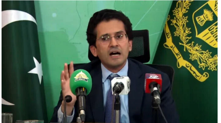 عالمی سطح پر پیٹرولیم مصنوعات کی قیمتیں کم ہوئی ہیں لیکن جو حالات ہیں پیٹرول کی قیمتوں میں شاید زیادہ رد و بدل نہ آئے، وزیر پیٹرولیم علی پرویز ملک