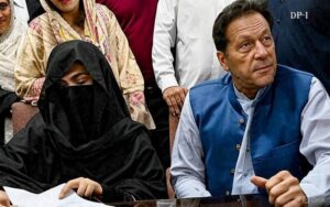 ملتان بنچ میں ایک شخص کی بینائی جانے پر قتل کیس میں ضمانت دی گئی، میرے کلائنٹ کو 14 سال قید ہے، بیرسٹر سلمان صفدر کے 190 ملین پاؤنڈ کیس میں دلائل