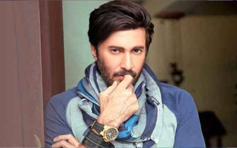 اعجاز اسلم نے عدنان صدیقی کا جہاز میں نہانے کا واقعہ سنادیا